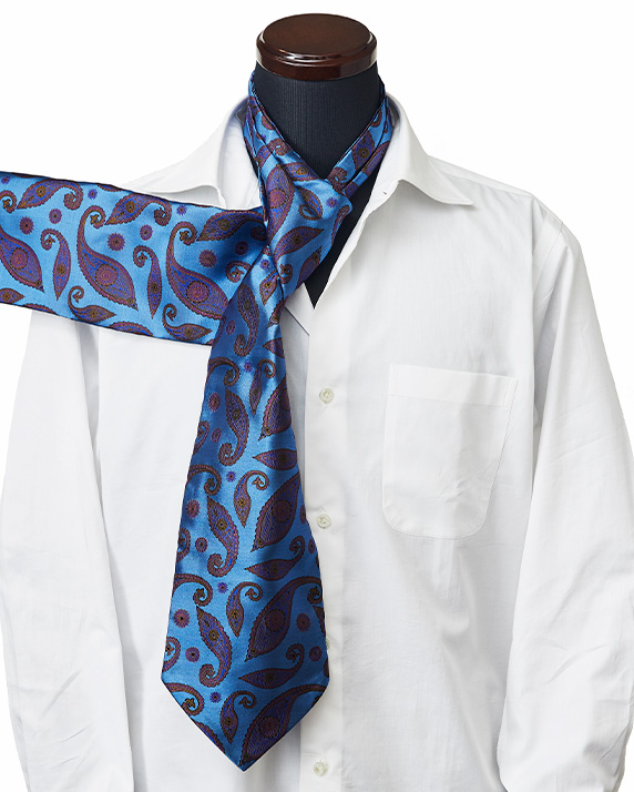 アスコットタイの巻き方2