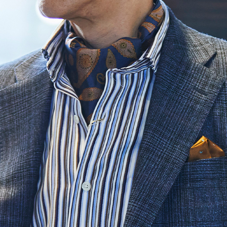 アスコットタイのモデルカット