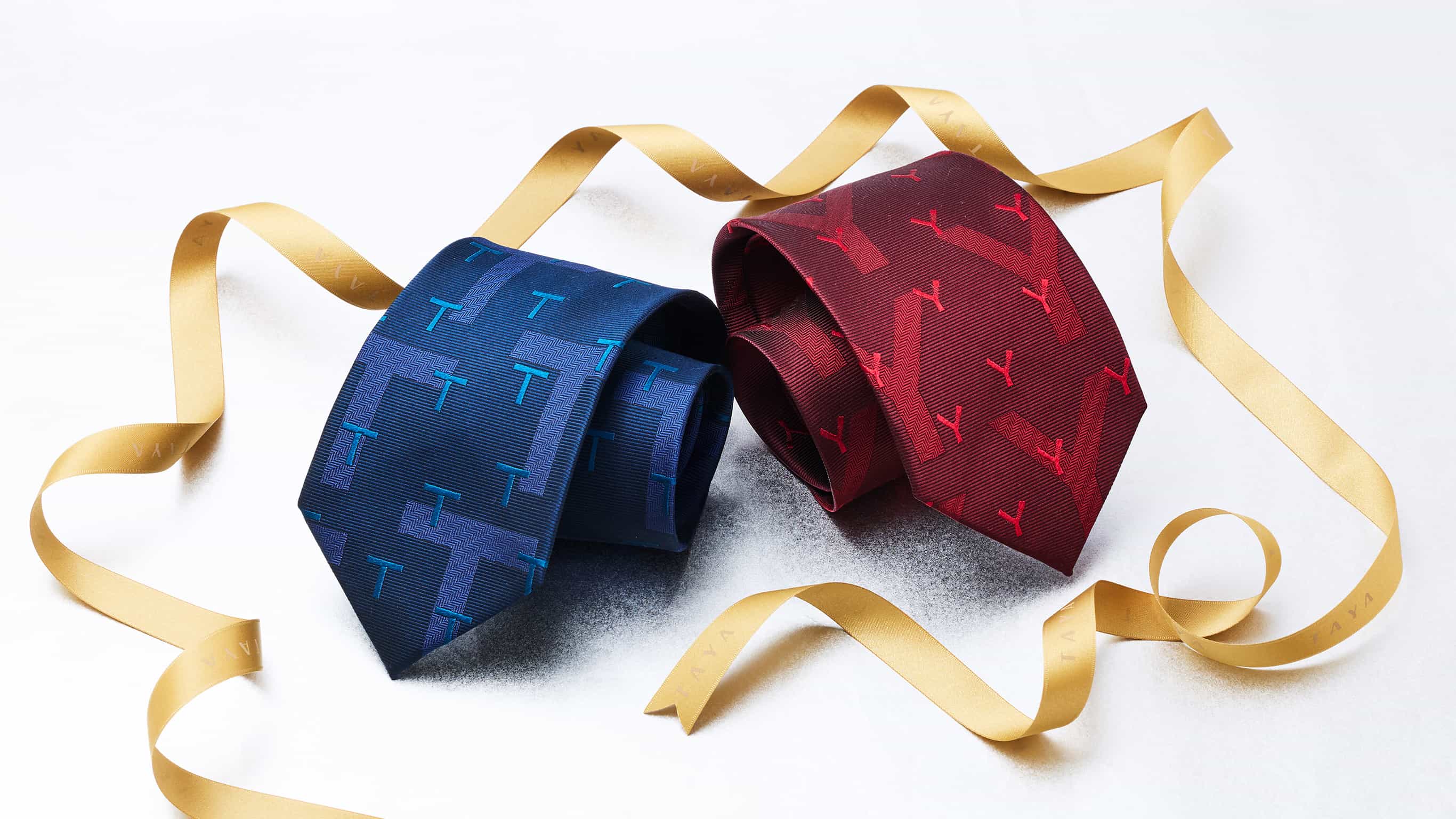 イニシャルタイ新作コレクション