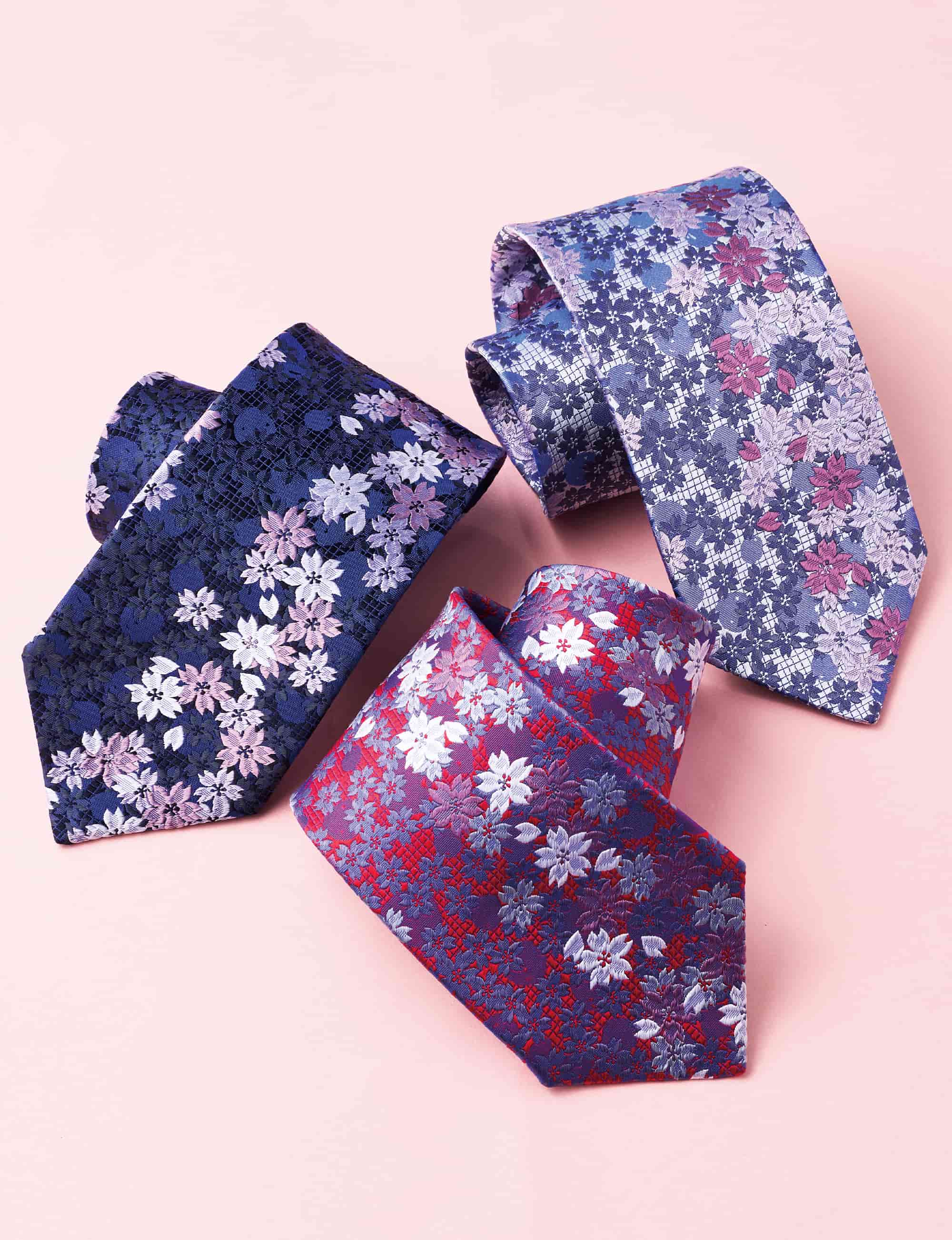 誉れの桜ネクタイ