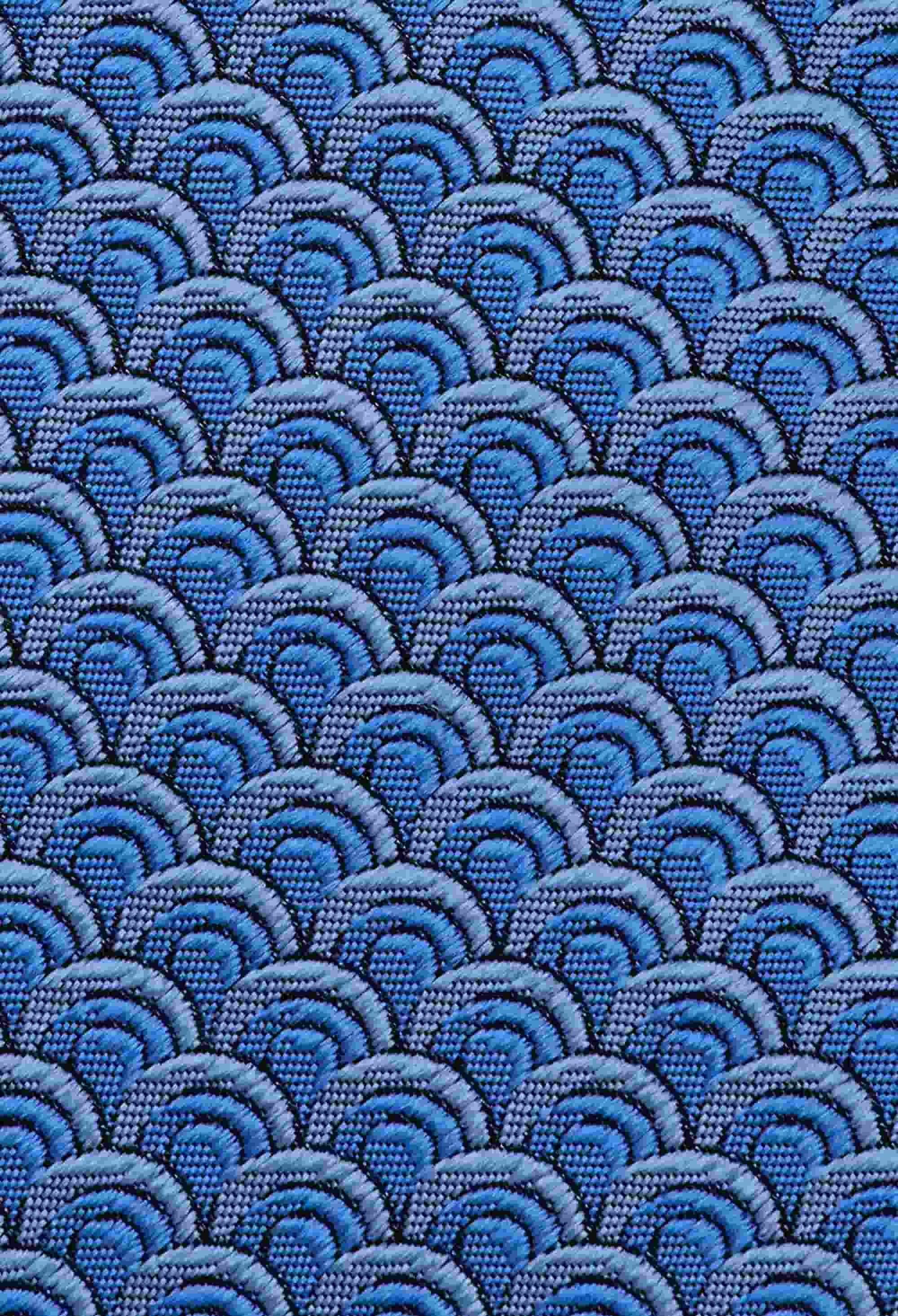 青海波柄のネクタイ